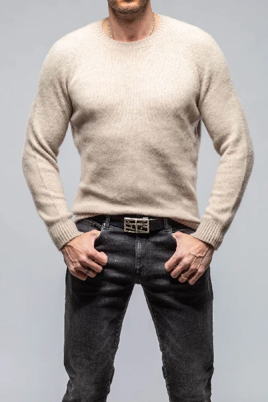 Henry Crew Neck Cashmere Sweater In Beige